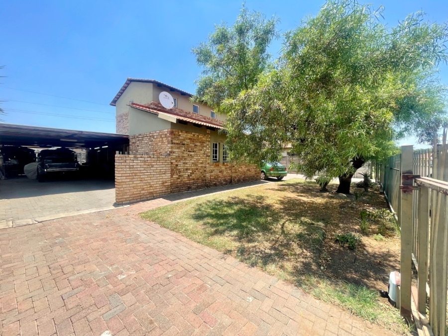 3 Bedroom Property for Sale in Waterval East North West